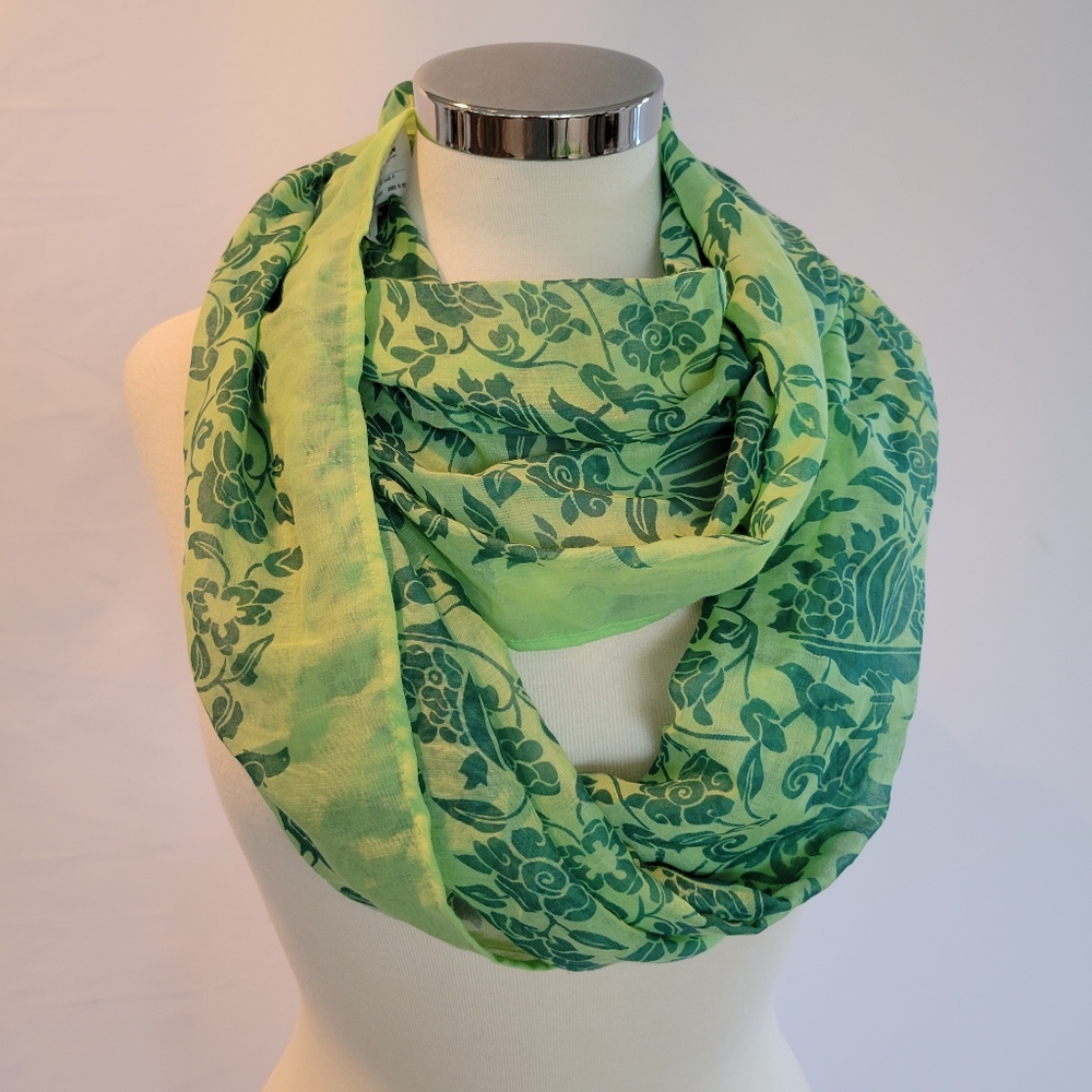 Full Circle Exchange Green Infinity Scarf NWT